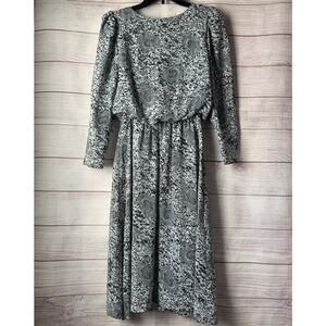 Black and White Paisley Blouson Midi Dress Long Sleeve Keyhole